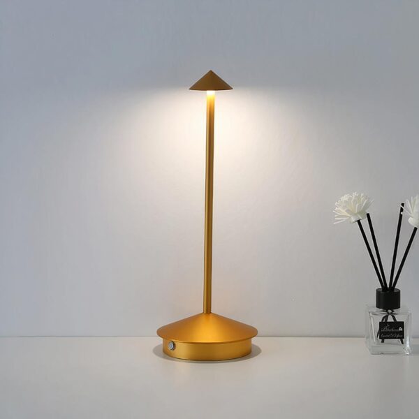 Lampe de chevet moderne en forme de flèche