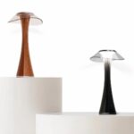 Lampe de chevet moderne sans fil noir et rose posé sur deux soclesn