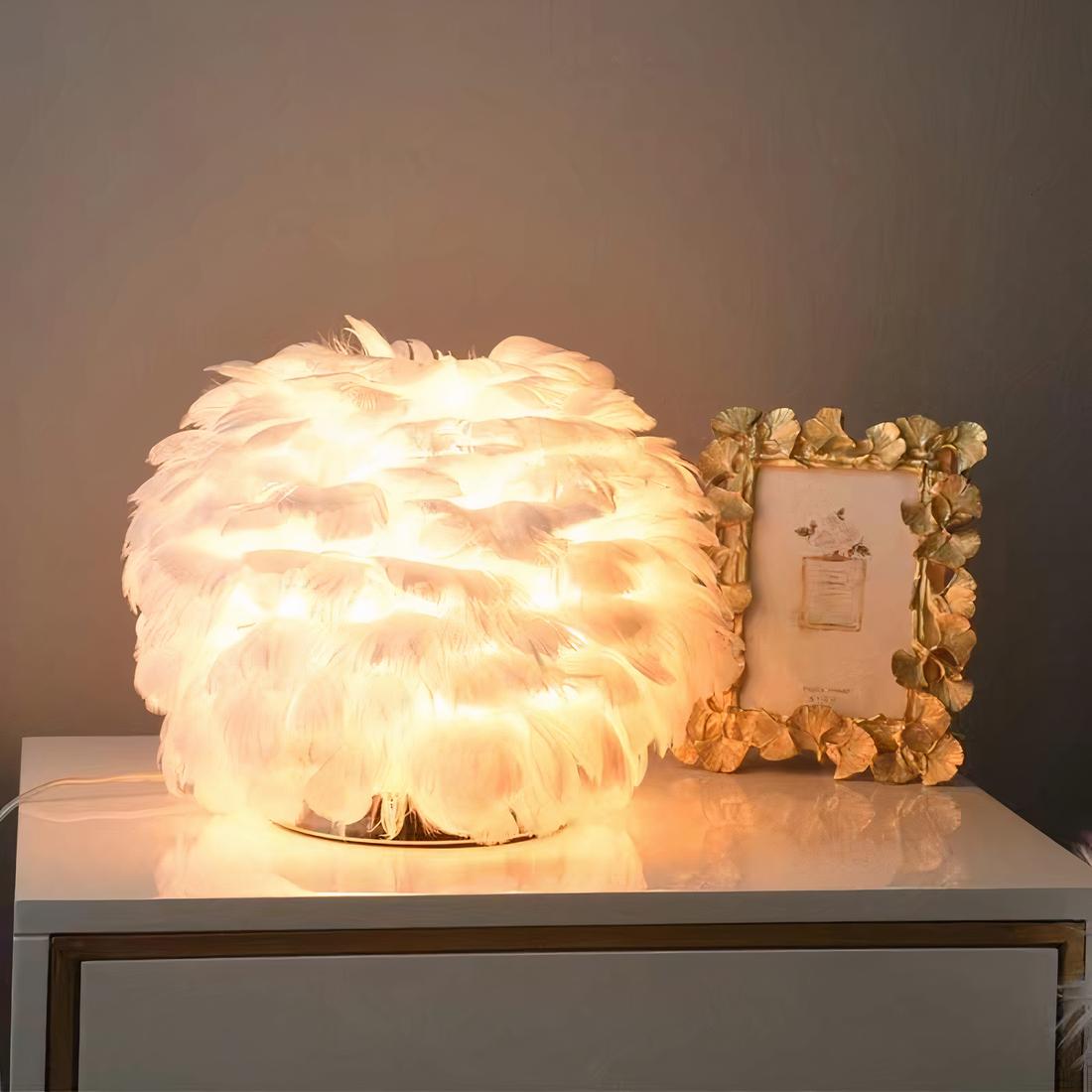 IMG_lampe_de_chevet_plume_blanche (1)