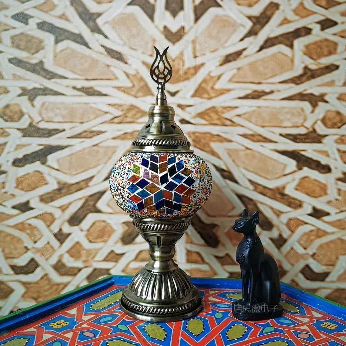 Importante Lampe Design En Chrome Et Abat-jour Rond En Métal