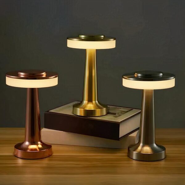 3 lampes de chevet vintage rondes tactiles de trois couleurs différentes