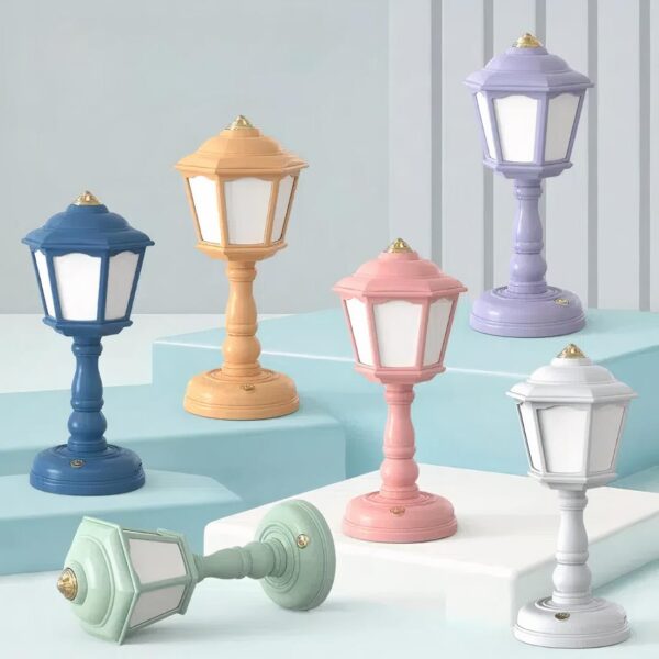 6 lampes de chevets style mini lampadaire de plusieurs couleurs.